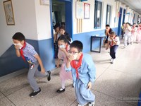 树立消防意识 常抓常练不放松——新城花园小学2023年9月消防安全应急疏散演练活动