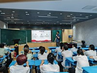 人人知消防 人人守安全——新城花园小学开展后勤服务人员消防安全培训及实操演练