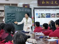 春华一绽显匠心 跨科融合探新径——新城花园小学赵海鹰语文学科工作坊三月活动